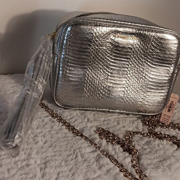 Victoria's Secret Metallic Silver Croc Embossed Crossbody Purse - Picture 5 of 8